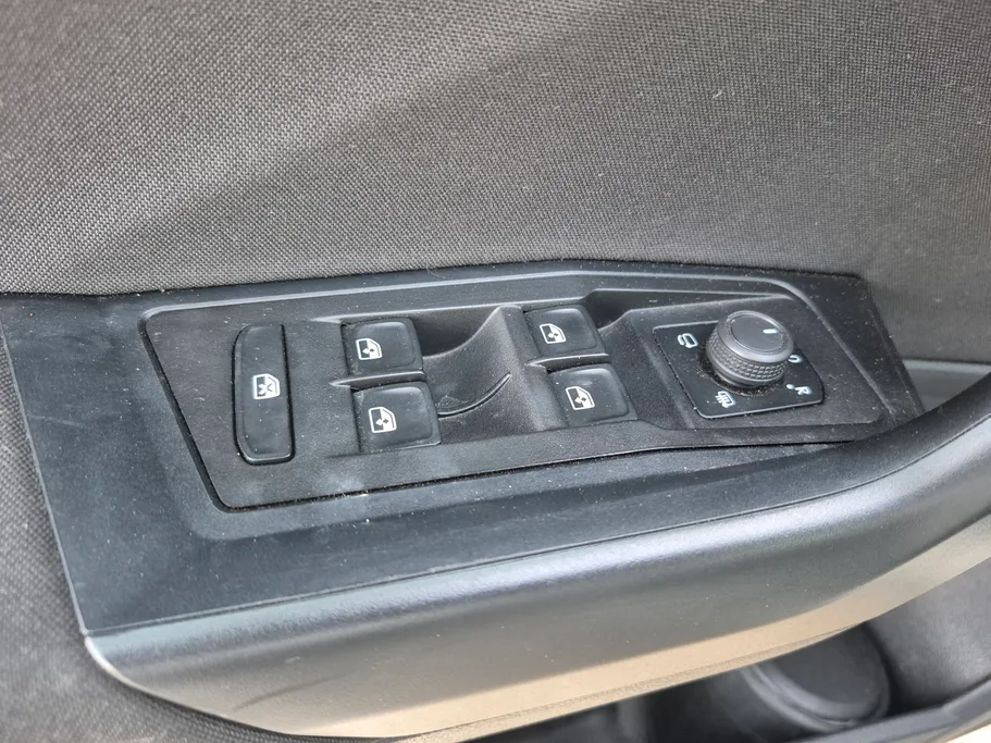 2024 Volkswagen T Roc Life 