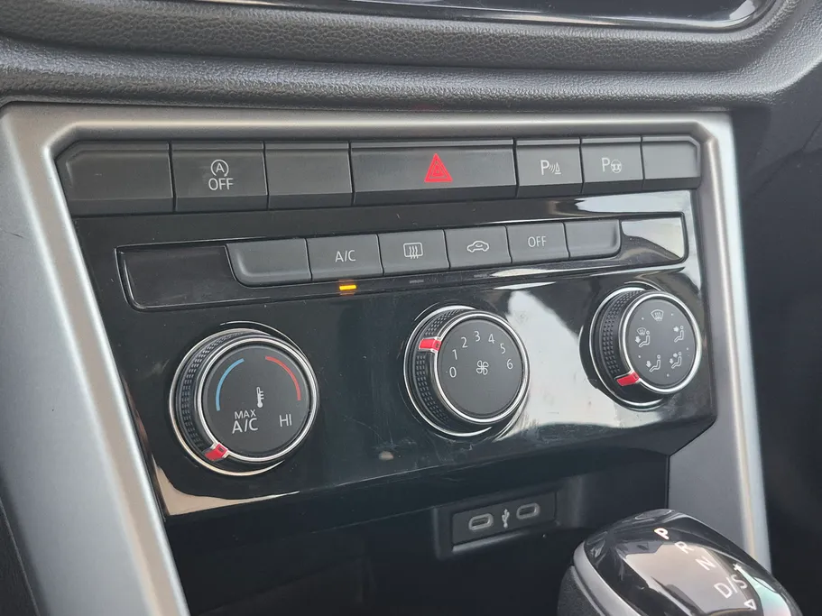 2024 Volkswagen T Roc Life 