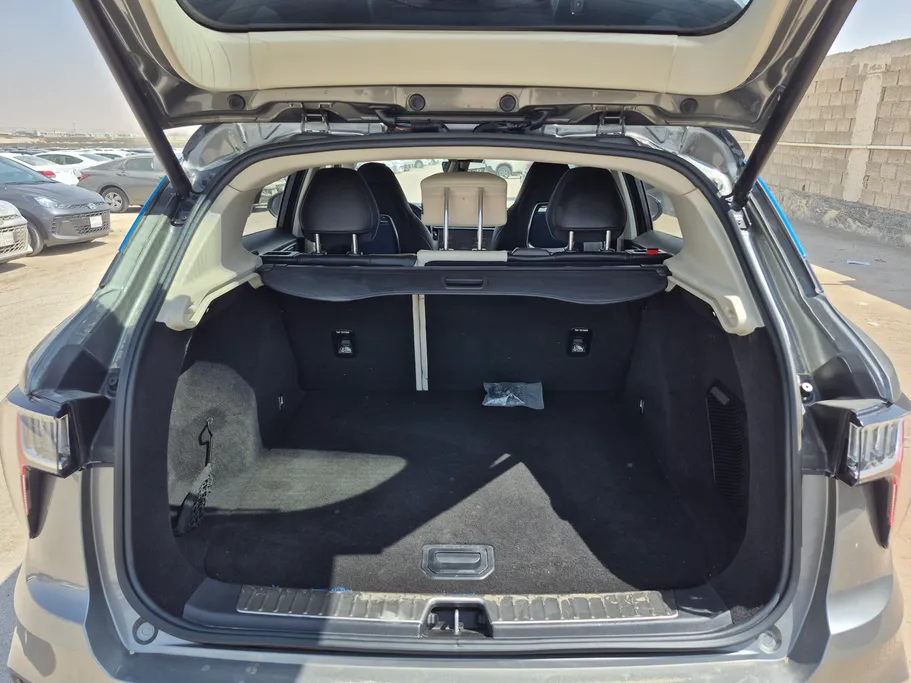 2023 Lynk and Co 01 Louder Pro 