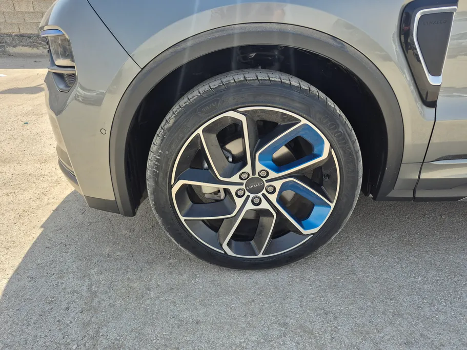 2023 Lynk and Co 01 Louder Pro 