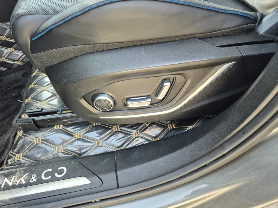 2023 Lynk and Co 01 Louder Pro 