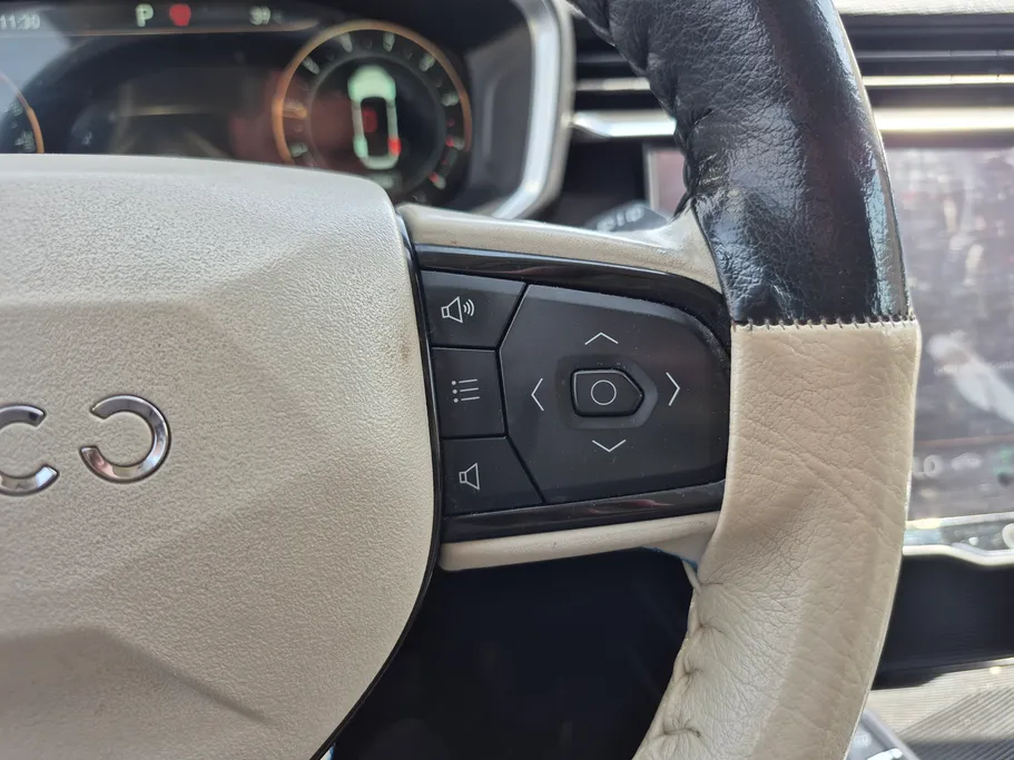 2023 Lynk and Co 01 Louder Pro 