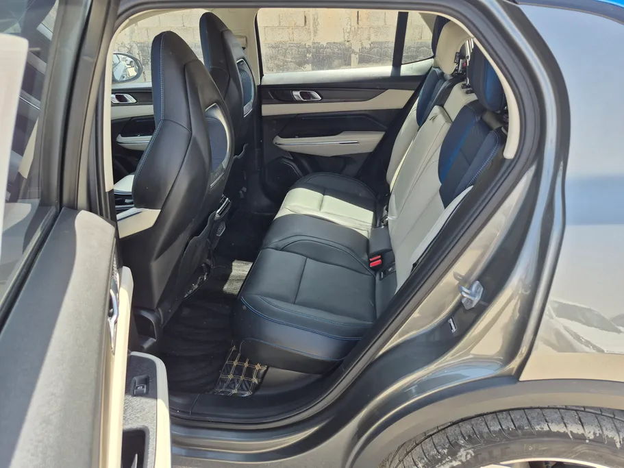 2023 Lynk and Co 01 Louder Pro 