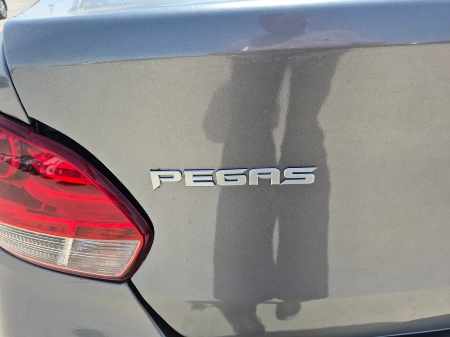 2022 Kia Pegas LX 