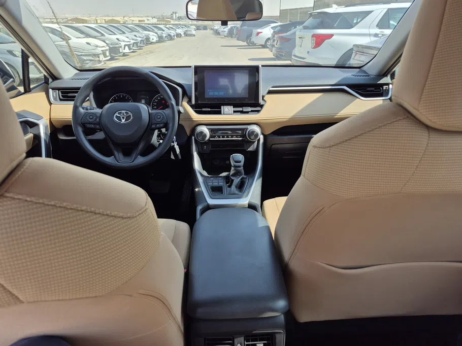 2025 Toyota RAV4 LE 