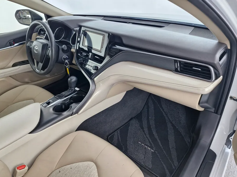 تويوتا كامري LE 2024 