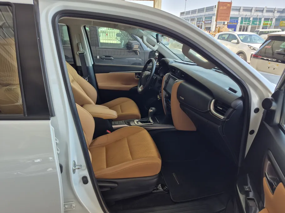 2023 Toyota Fortuner VX 