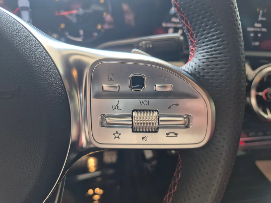 2023 Mercedes CLA 200 
