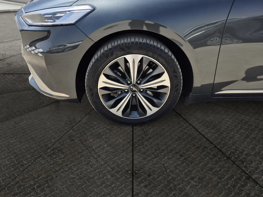 2023 Kia K8 EX 