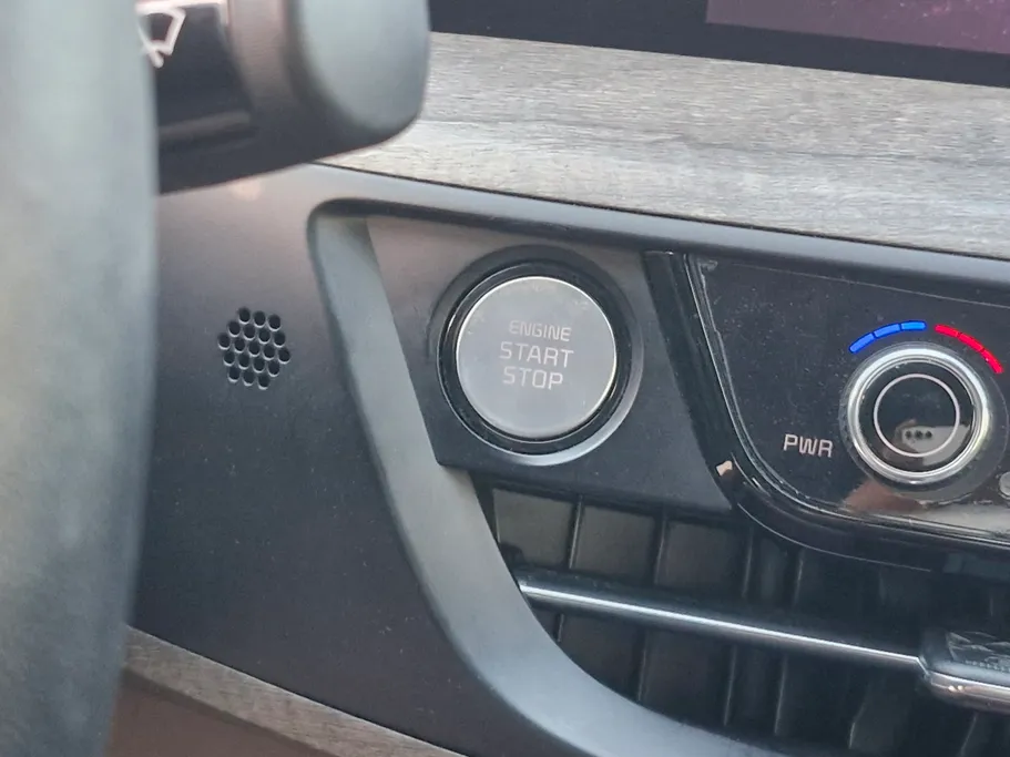 2023 Kia K8 EX 