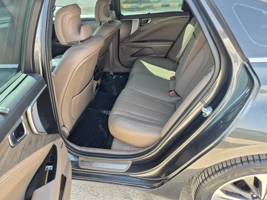 2023 Kia K8 EX 
