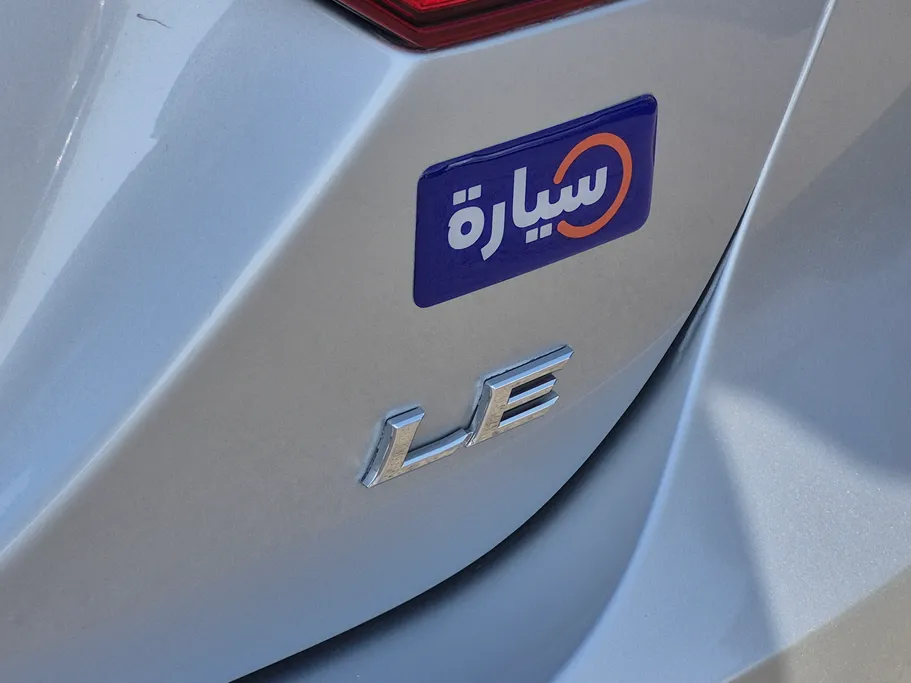 تويوتا كامري LE 2023 