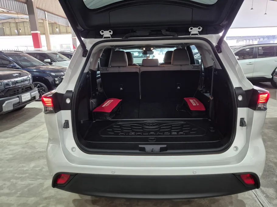 2026 Toyota Highlander GLE 