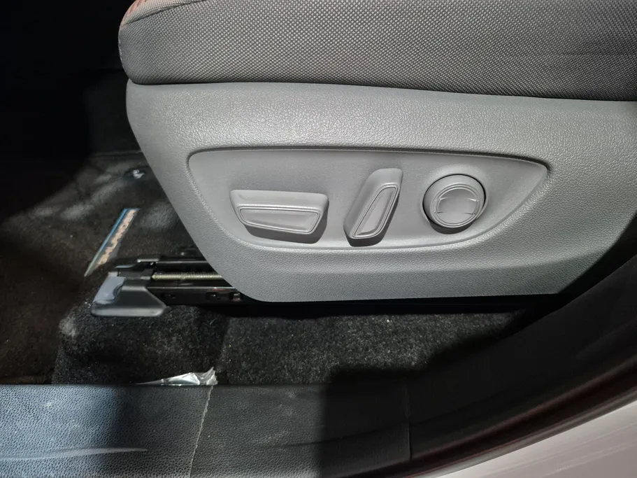 2026 Toyota Highlander GLE 