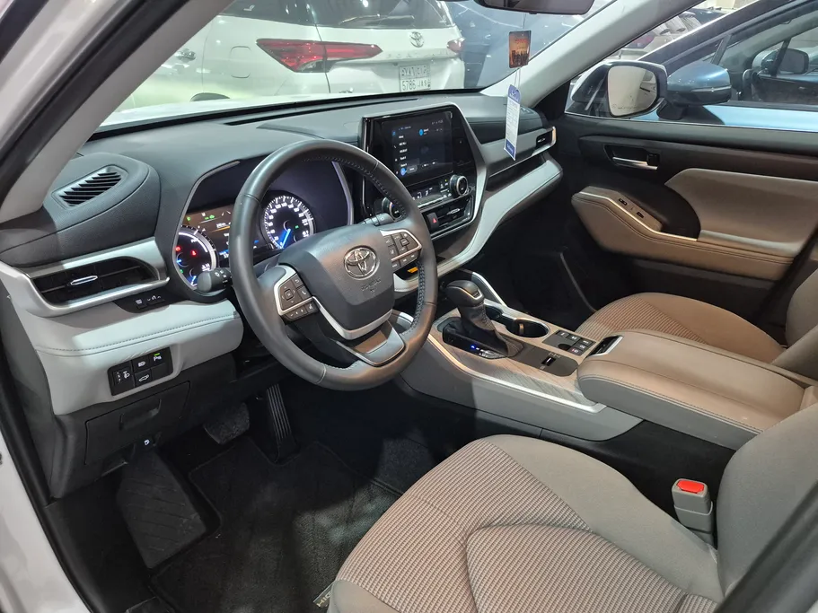 2026 Toyota Highlander GLE 