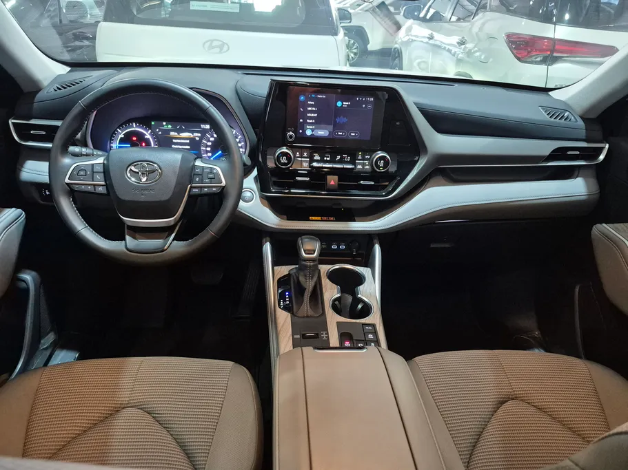 2026 Toyota Highlander GLE 