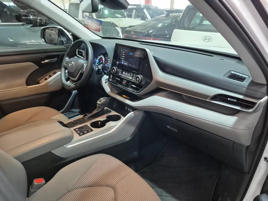 2026 Toyota Highlander GLE 