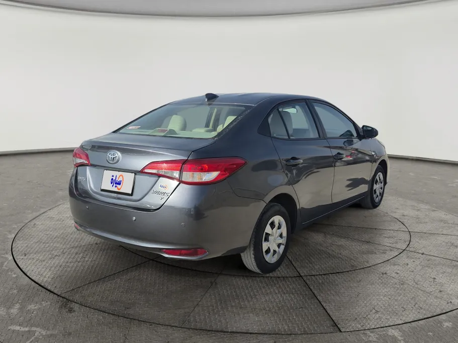 2022 Toyota Yaris  Y 