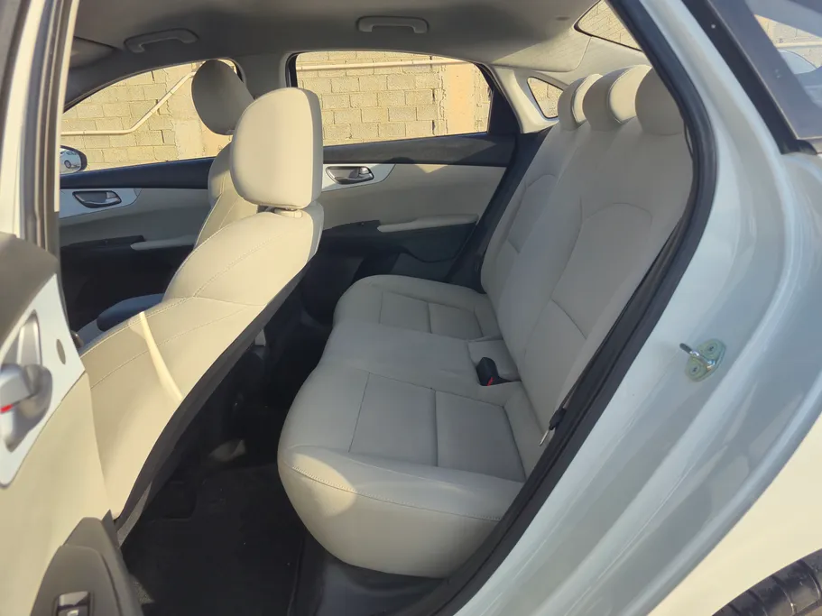2023 كيا Cerato LX 