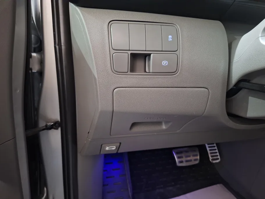 2023 Hyundai Staria Smart 9 ST 