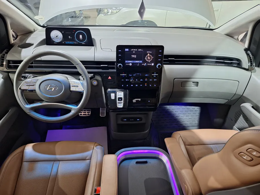 2023 Hyundai Staria Smart 9 ST 