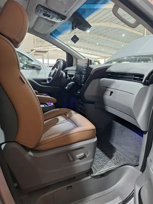 2023 Hyundai Staria Smart 9 ST 