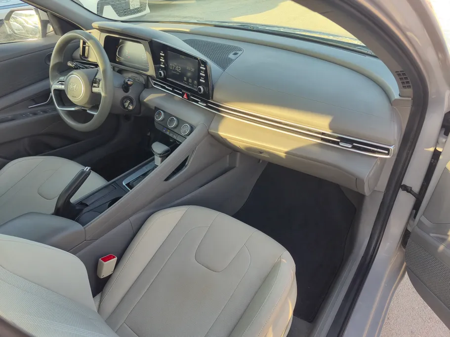 2024 Hyundai Elantra Fleet 