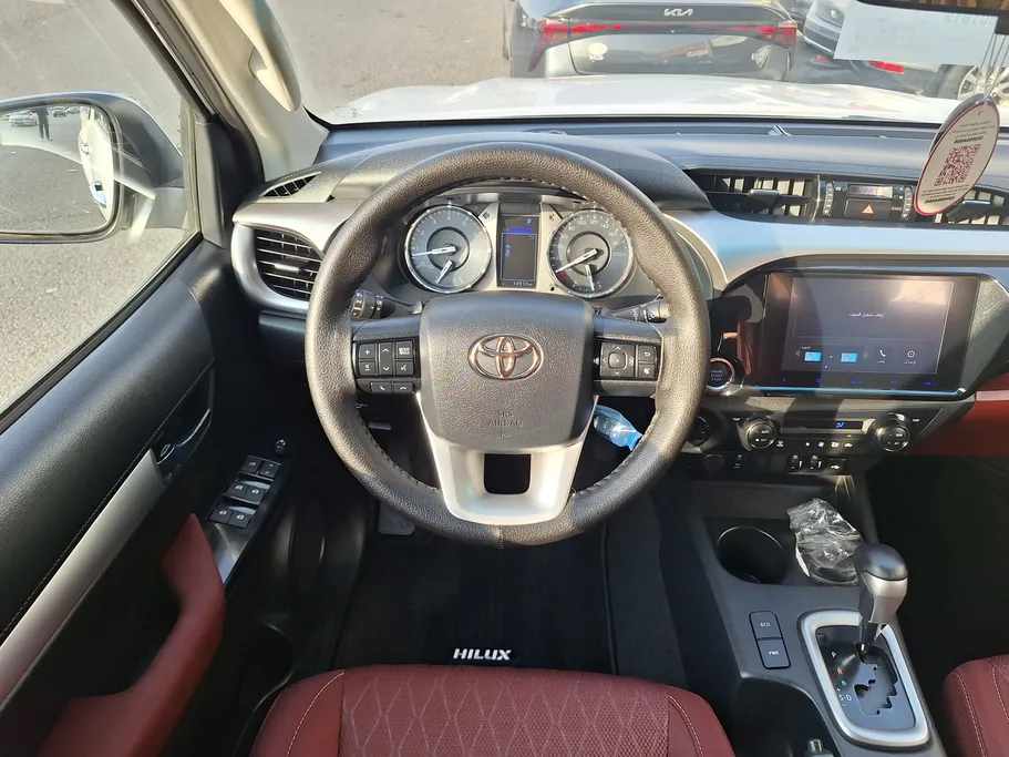 تويوتا هايلكس SR5 2024 