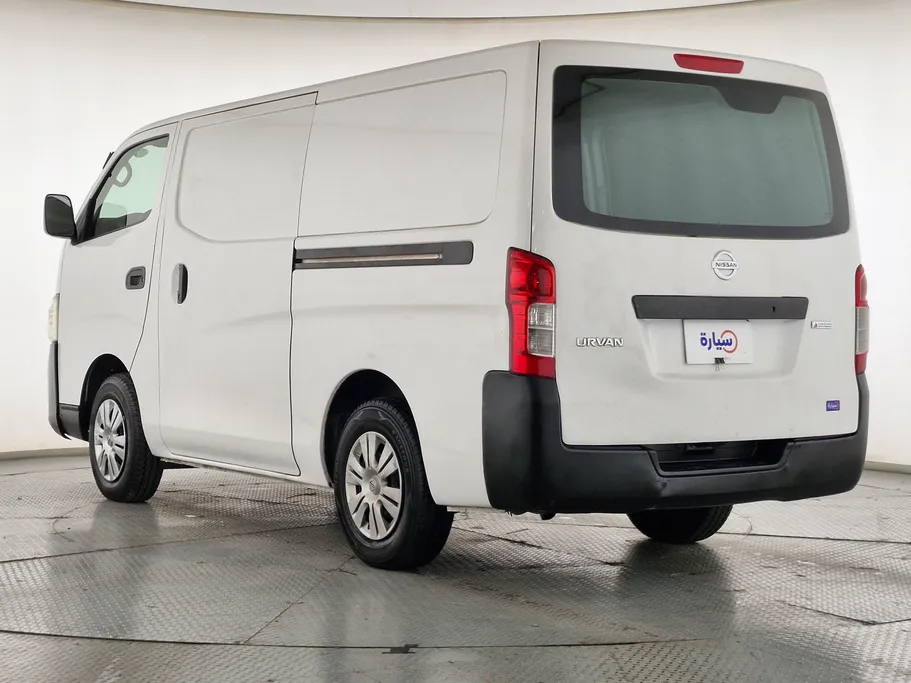 2022 Nissan Urvan MT Des بضاعه 