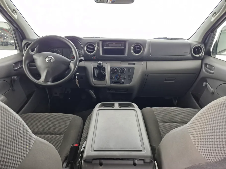 2022 Nissan Urvan MT Des بضاعه 