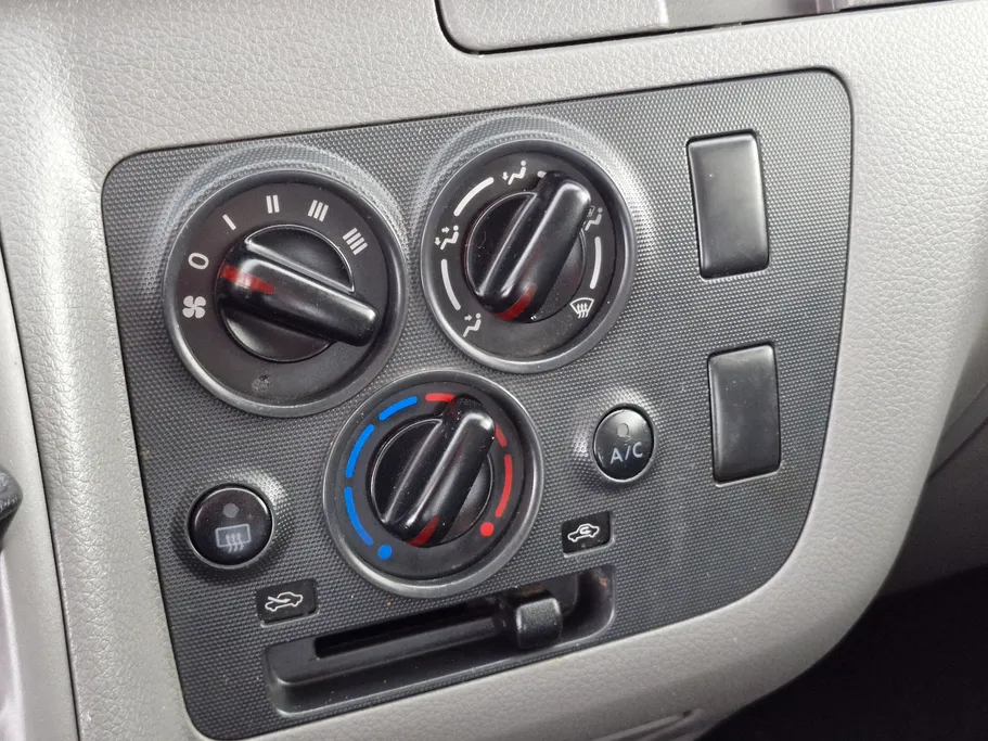 2022 Nissan Urvan MT Des بضاعه 