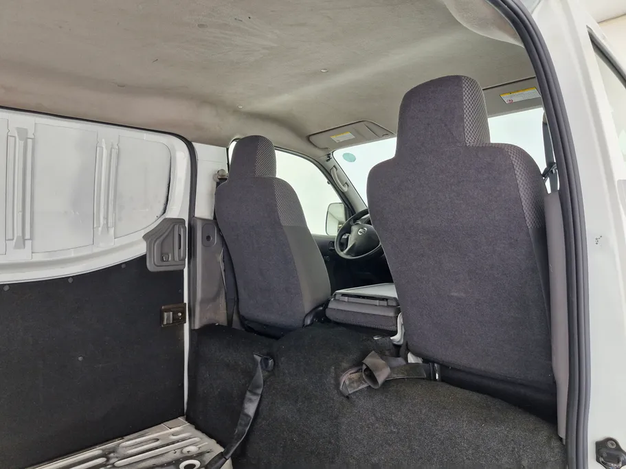 2022 Nissan Urvan MT Des بضاعه 