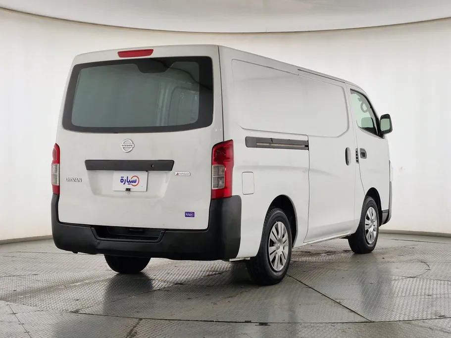 2022 Nissan Urvan MT Des بضاعه 