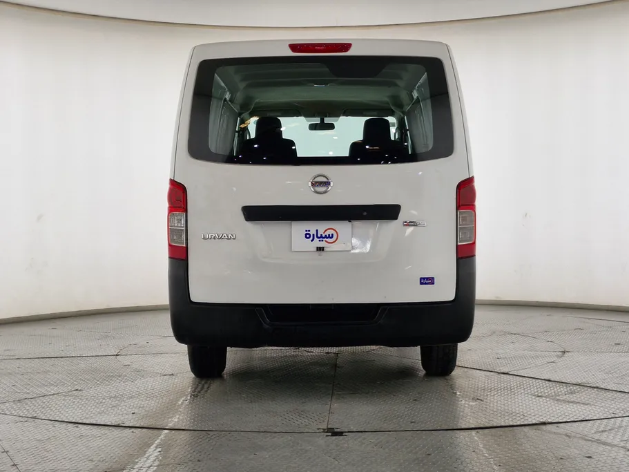 2022 Nissan Urvan MT Des بضاعه 