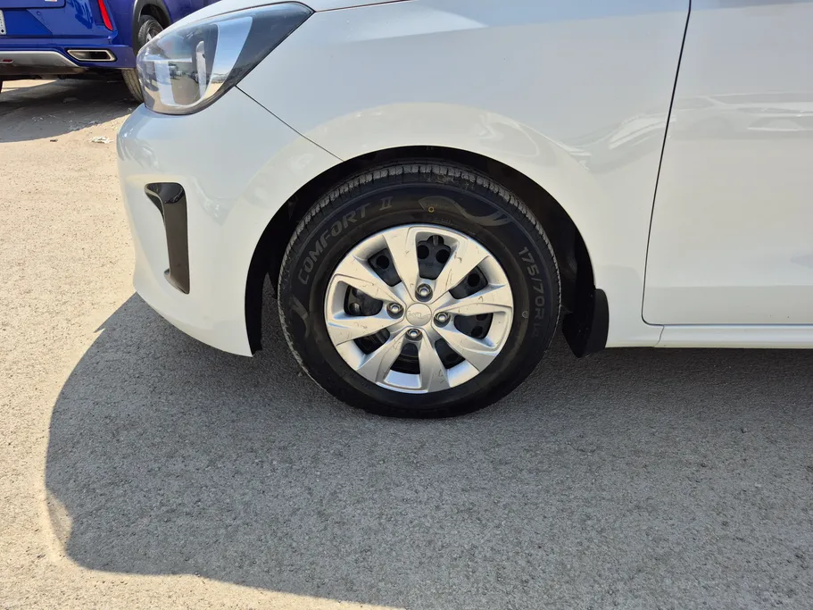 2024 Kia Pegas LX 