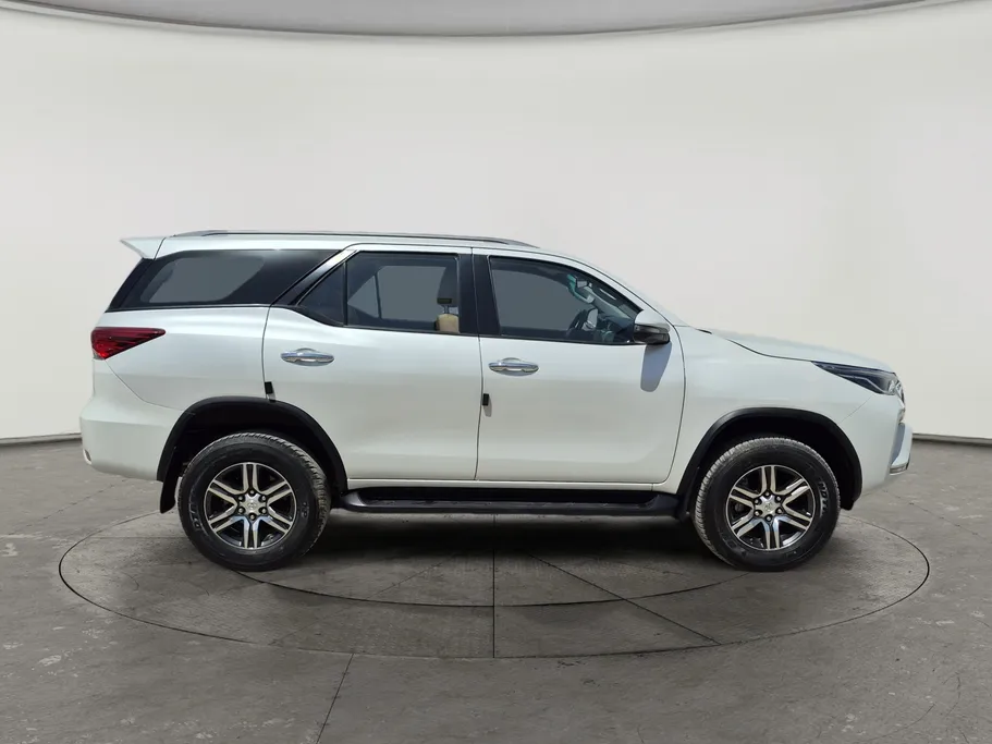 2024 Toyota Fortuner VX 