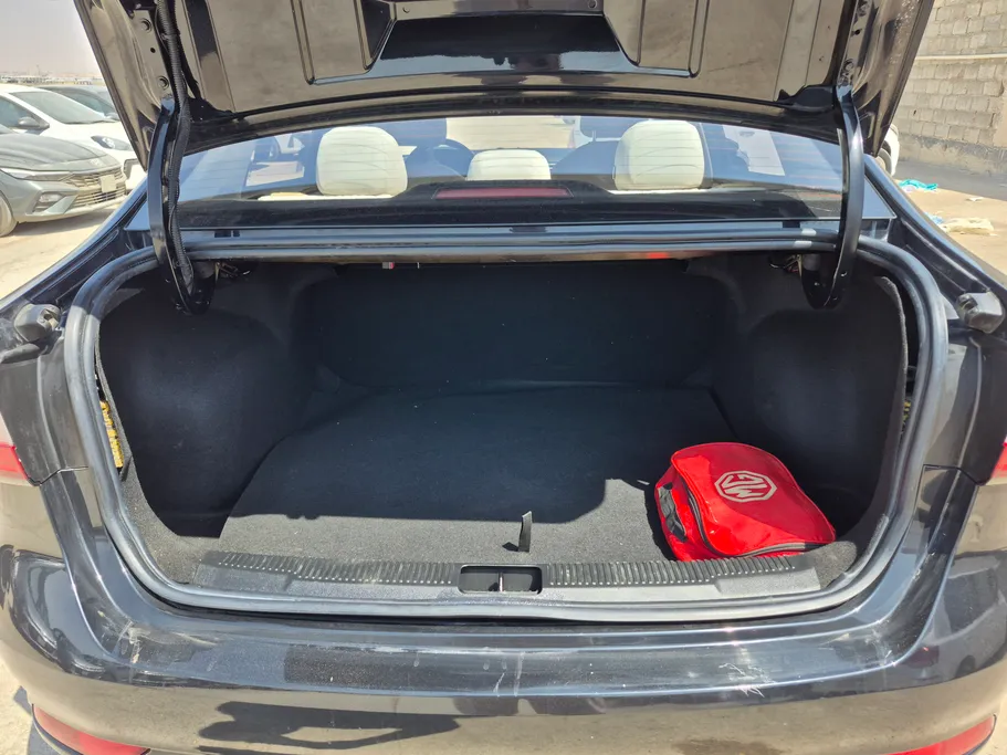 2023 MG 5 STD 