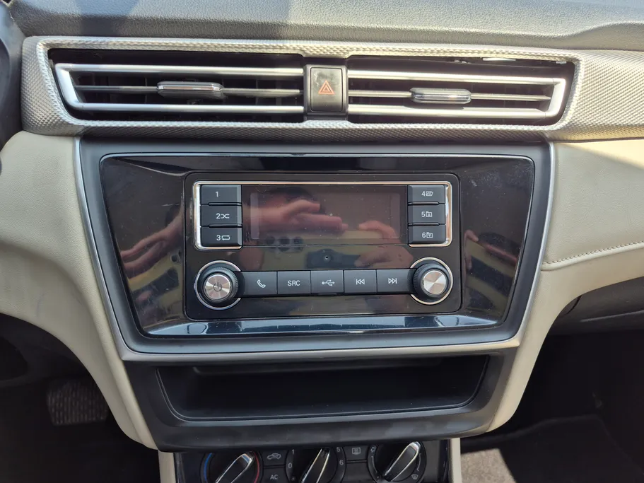 2023 MG 5 STD 