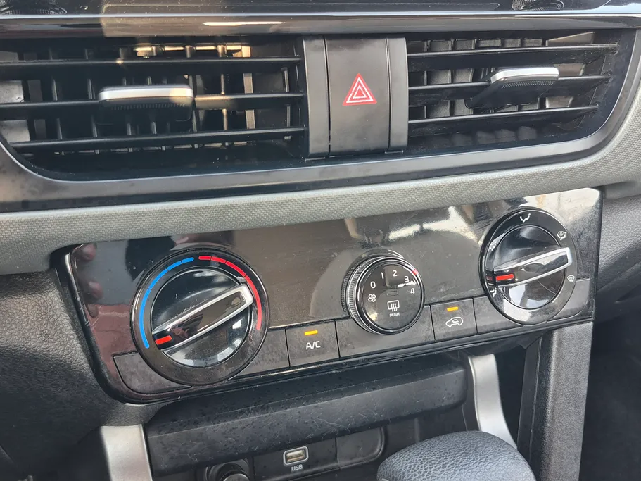 2023 Kia Seltos LX 