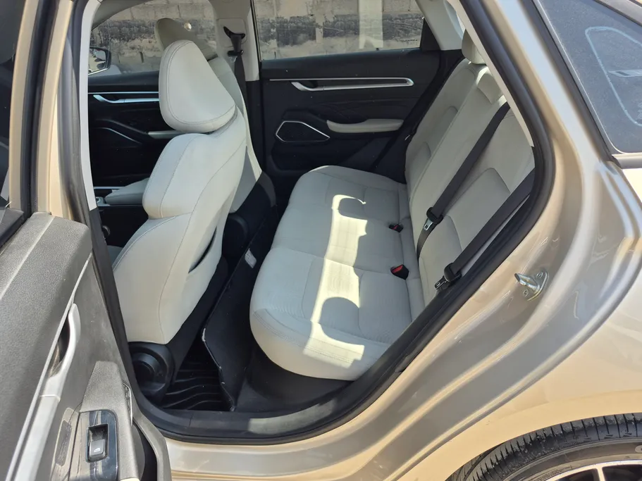 جيلي امجراند GS 2023 