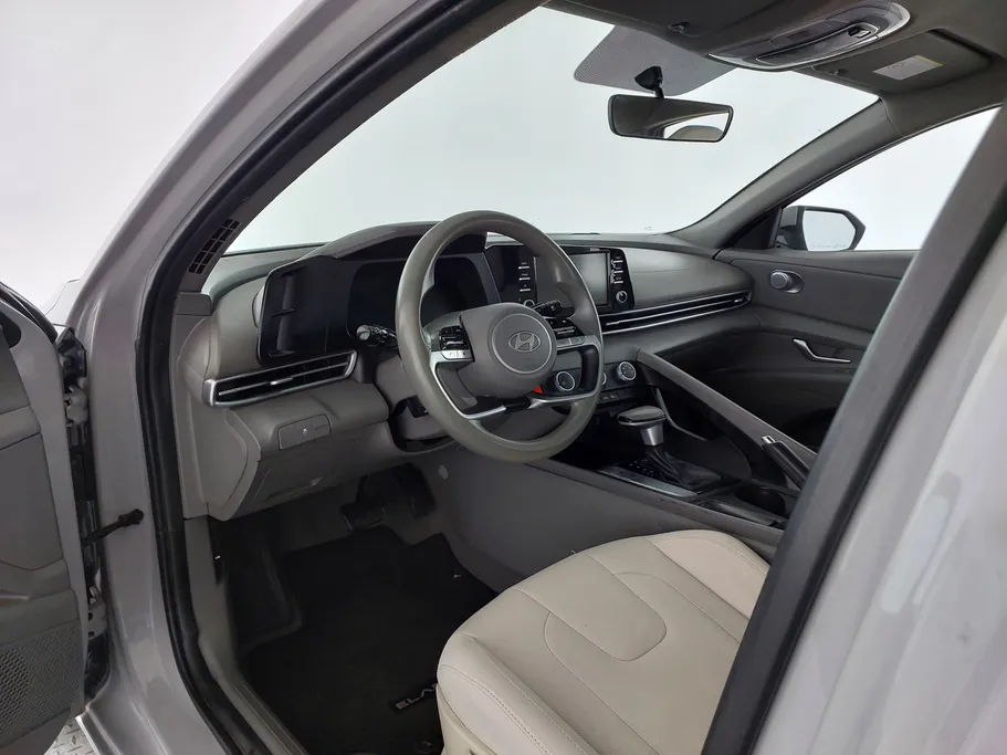 2024 Hyundai Elantra Smart 