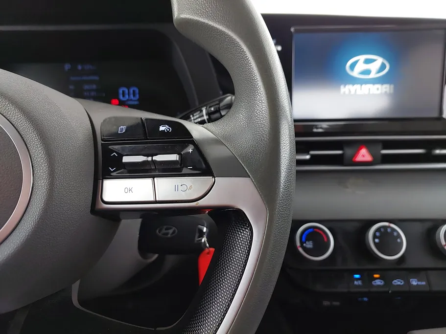 2024 Hyundai Elantra Smart 