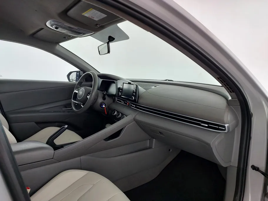 2024 Hyundai Elantra Smart 