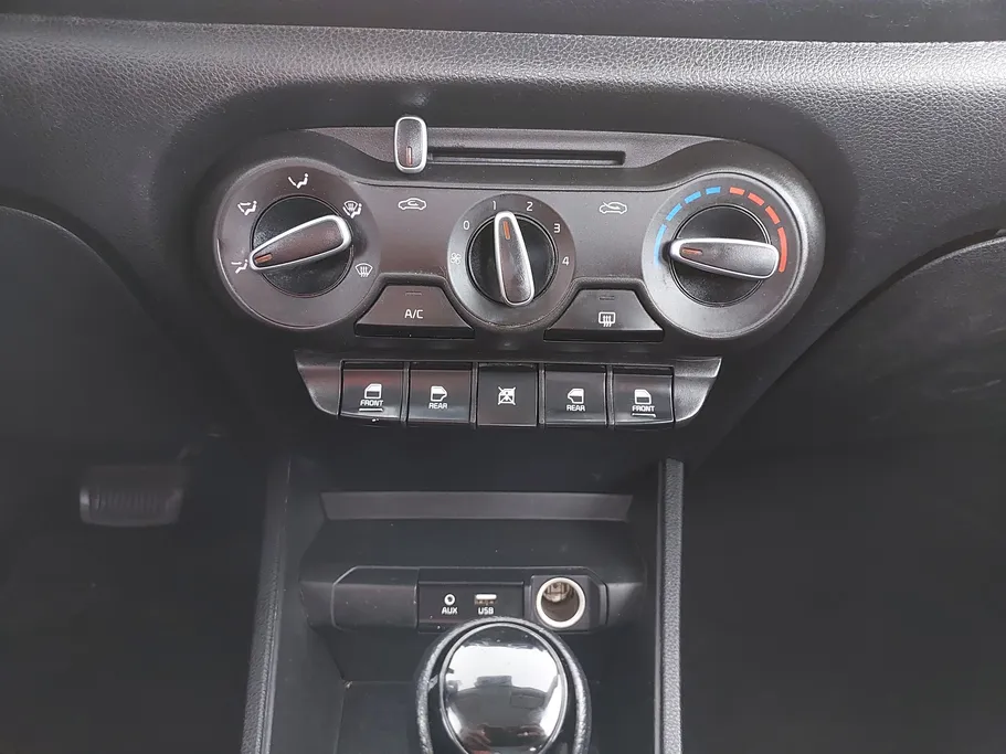2023 Kia Pegas LX 