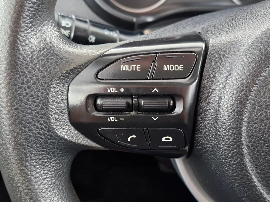 2022 Kia Pegas LX 