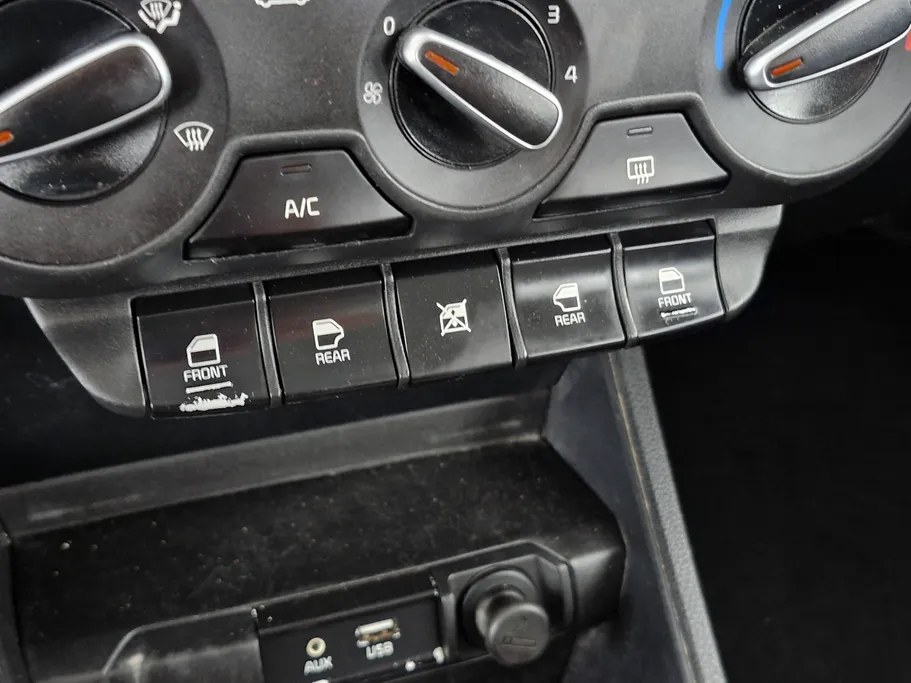 2023 Kia Pegas LX 