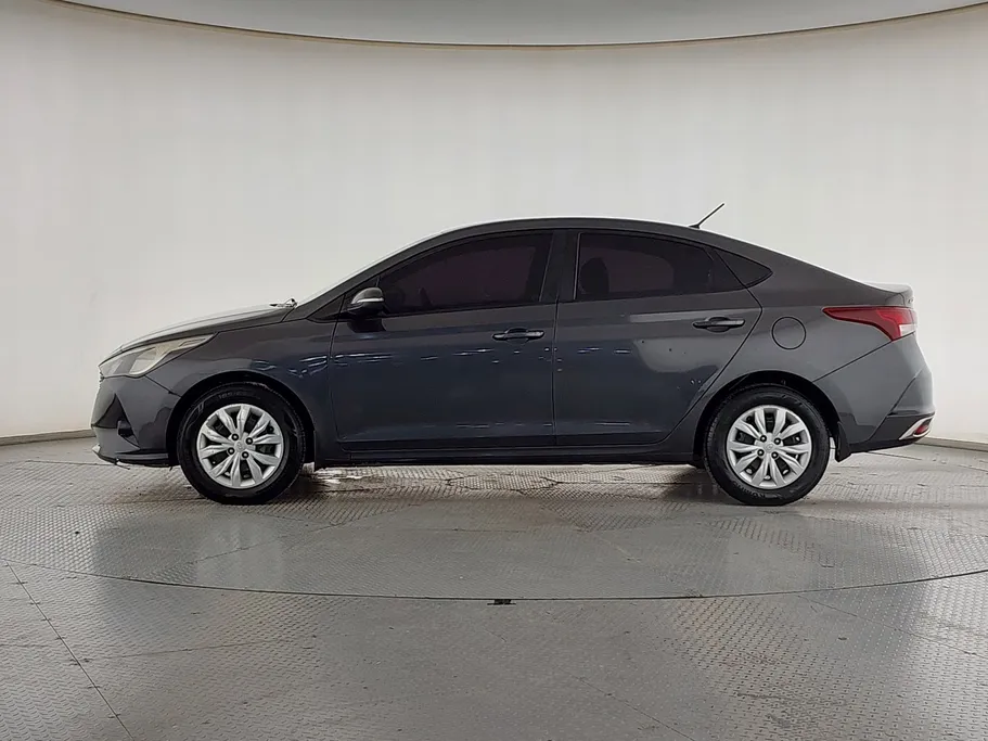2022 Hyundai Accent Smart 
