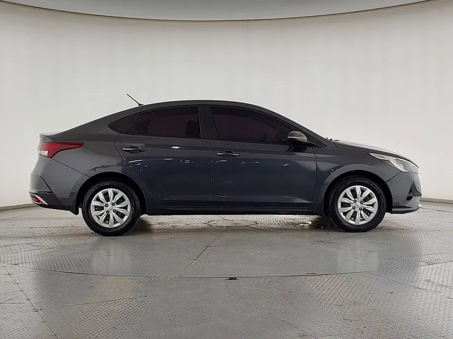 2022 Hyundai Accent Smart 