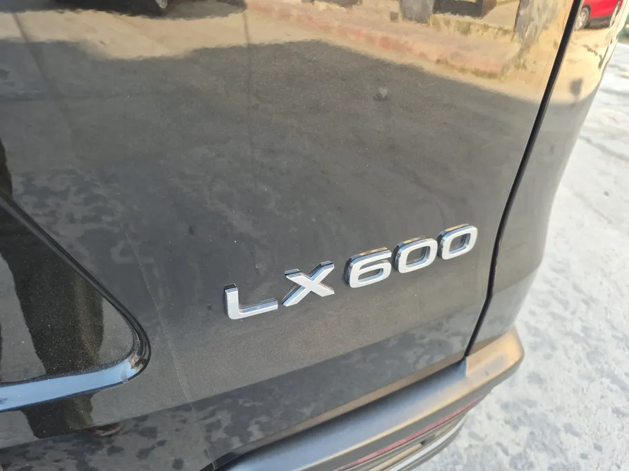 لكزس LX 600 2024 