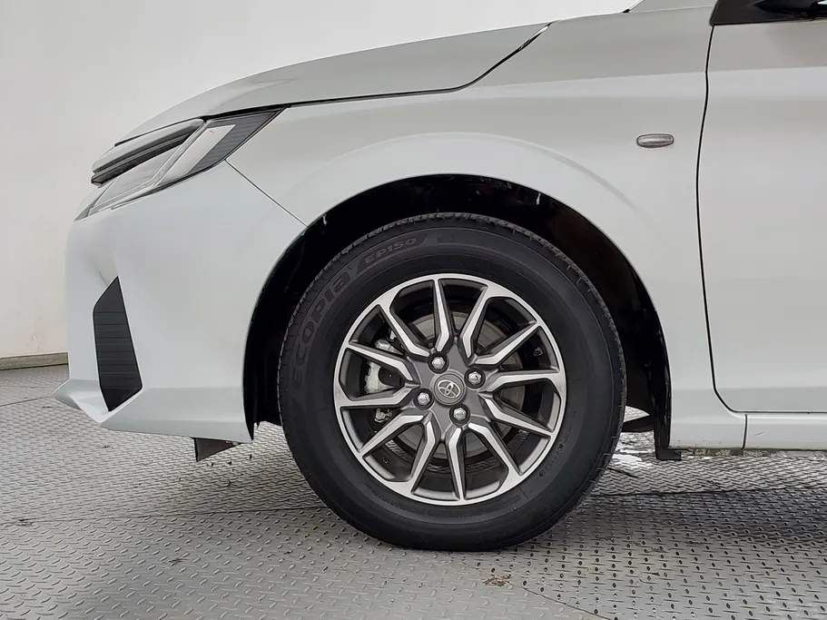 2024 Toyota Yaris  Y 